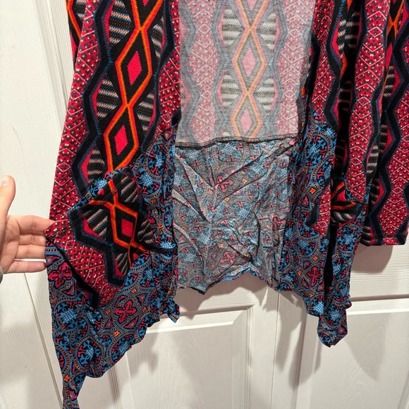 FIGUEROA&FLOWER Women’s Multicolor Tribal Geometric Cardigan w/ Pockets - size S - Picture 4 of 5
